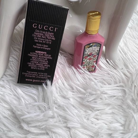 Gucci Flora Eau de Parfum - Pink and Gold - Picture 2 of 2